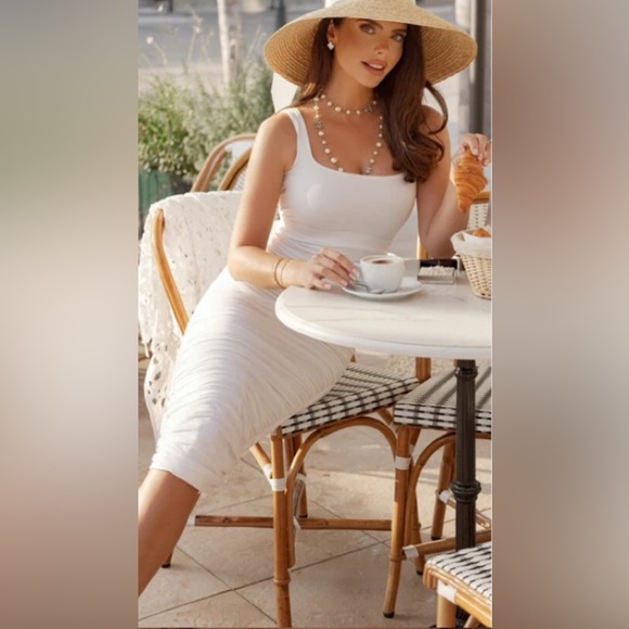 Aavelle white ruched riviera dress-Size Small - Picture 2 of 5